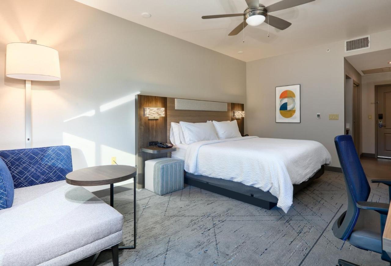 Holiday Inn Express & Suites North Dallas At Preston By Ihg Exteriér fotografie