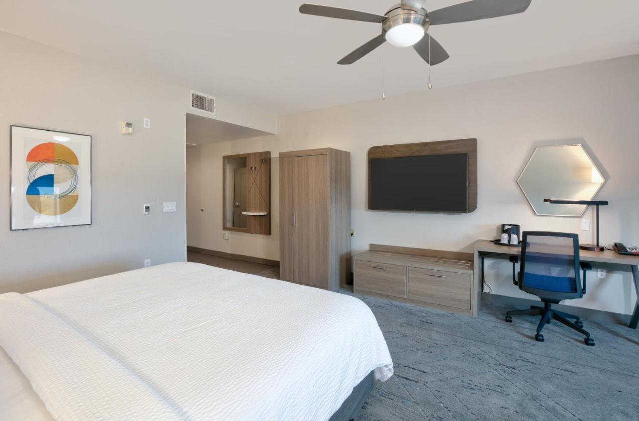 Holiday Inn Express & Suites North Dallas At Preston By Ihg Exteriér fotografie