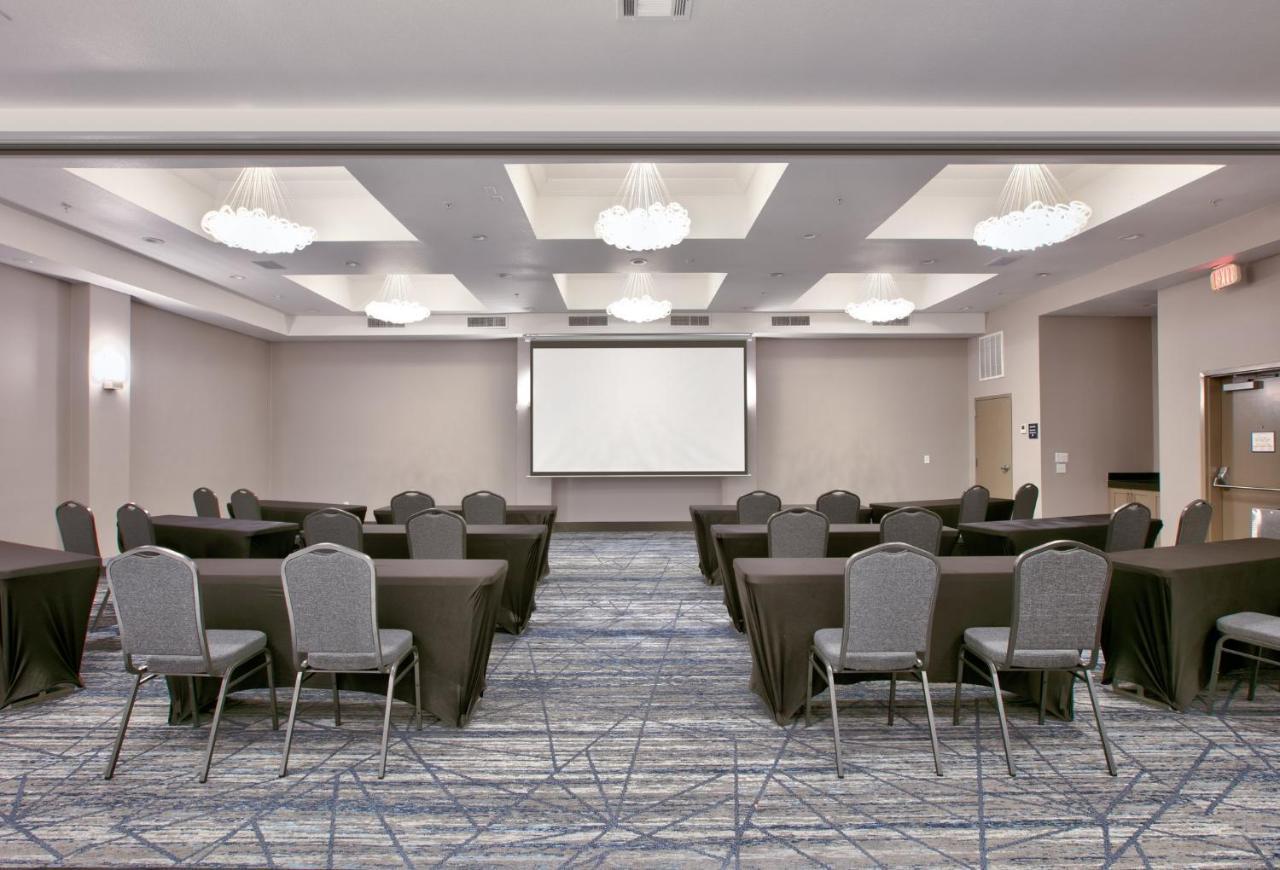 Holiday Inn Express & Suites North Dallas At Preston By Ihg Exteriér fotografie